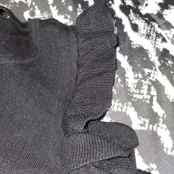 Ribbed Forever21 Sweater - Picture 2 of 4
